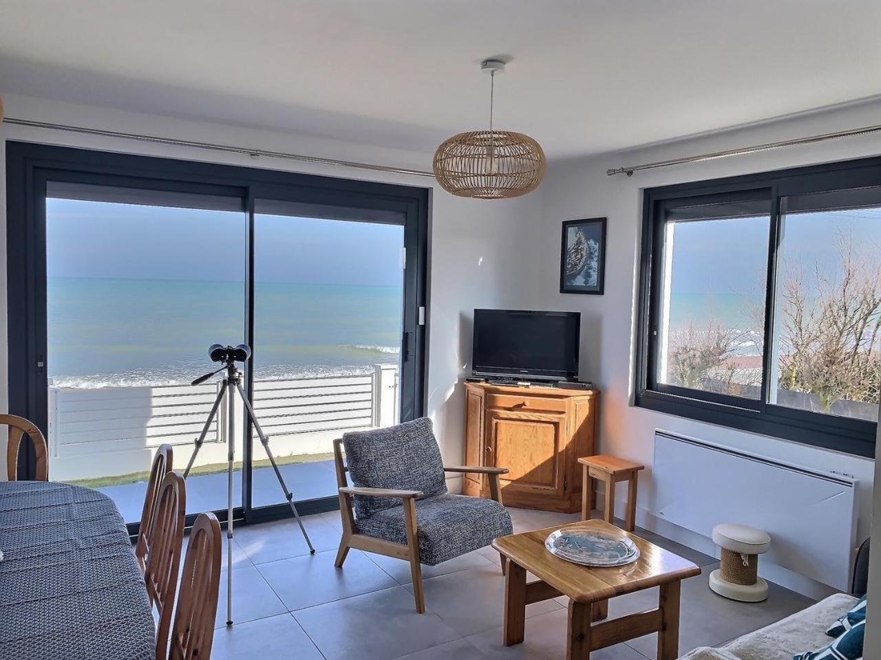 Villa De La Plage, Front De Mer, Juno Beach Bernières-sur-Mer Екстериор снимка